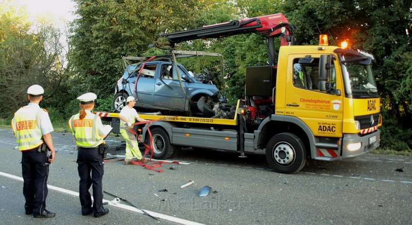 Schwerer VU Koeln Immendorf Kerkraderstr P358.JPG